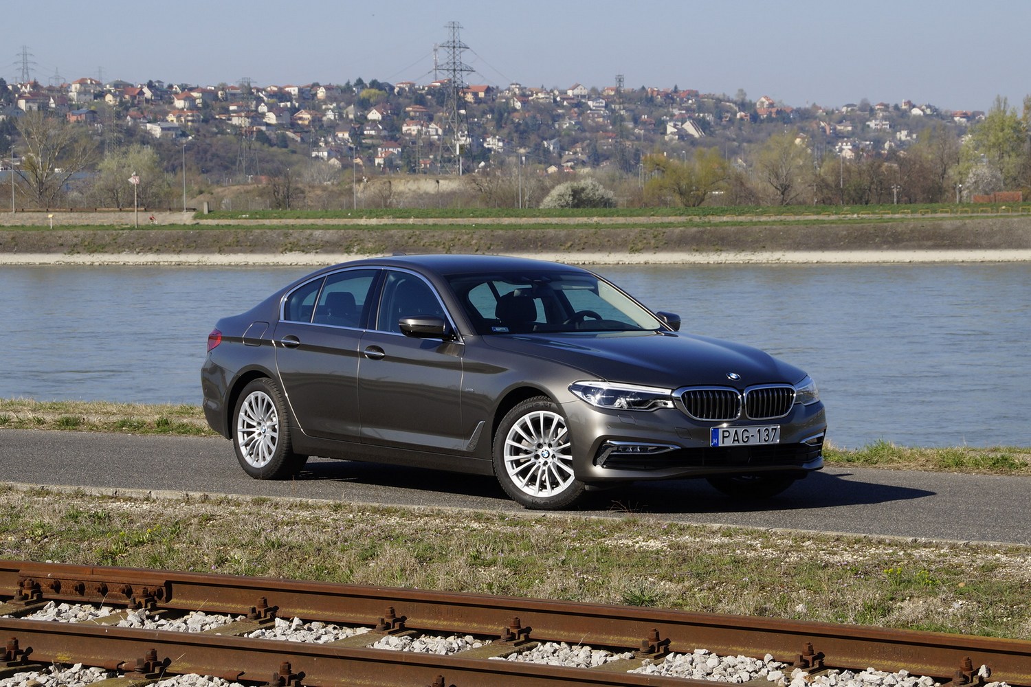 bmw520d_002 | Vezess | Vezess