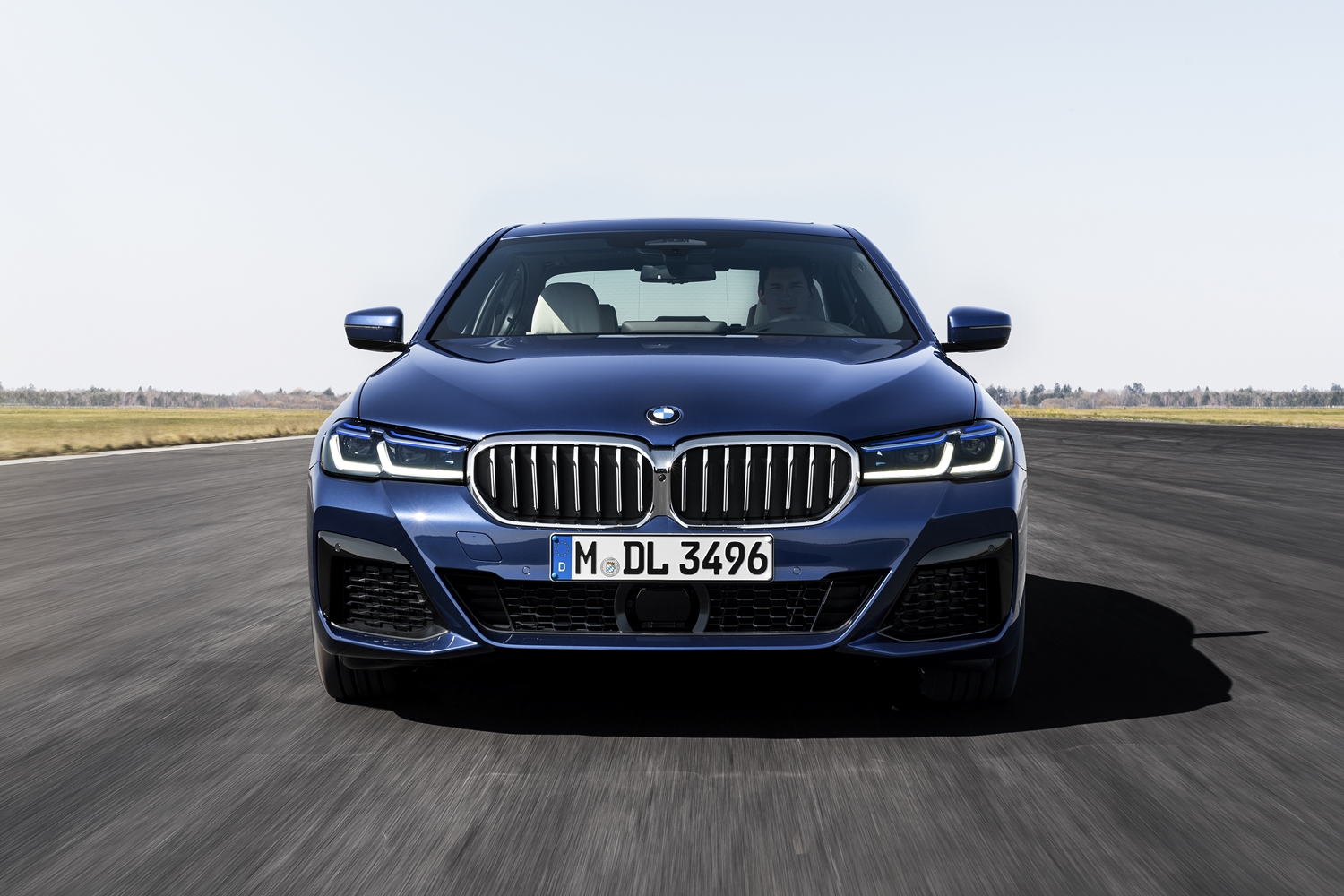 p90389019_highres_the-new-bmw-530e-xdr | Vezess | Vezess