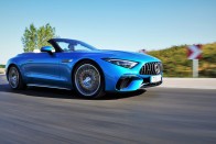 Gamernek ajándékozott egyedi autót a Mercedes 4