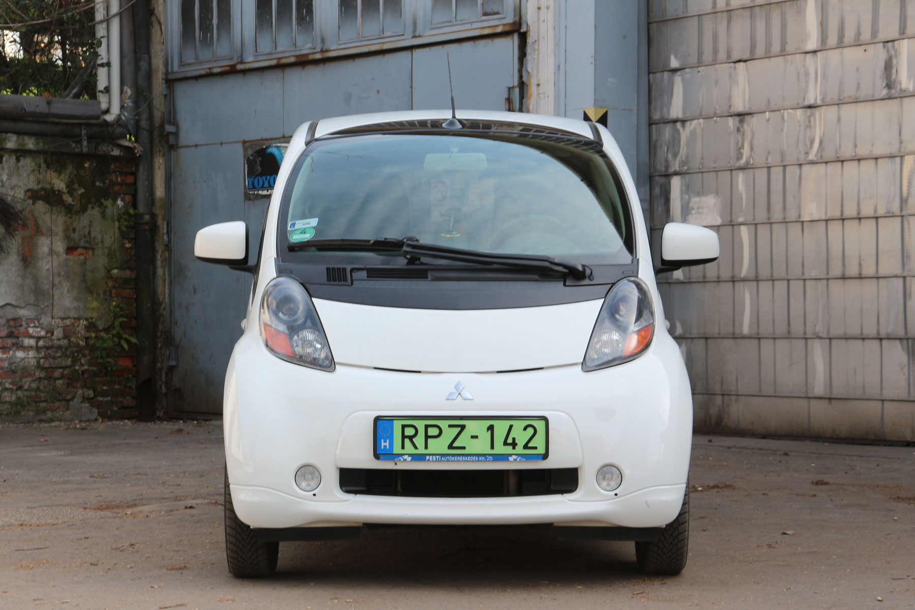 hasznalt_mitsubishi_imiev-31 | Vezess | Vezess