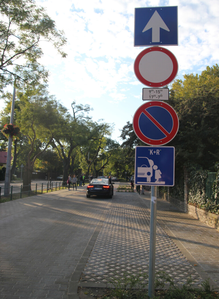 Ezrével terjednek a szokatlan parkolók 6 | Vezess Ezrével terjednek a szokatlan parkolók 6