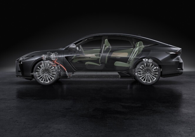 Félig a mában, félig a jövőben él a legújabb Lexus 6 Félig a mában, félig a jövőben él a legújabb Lexus 6