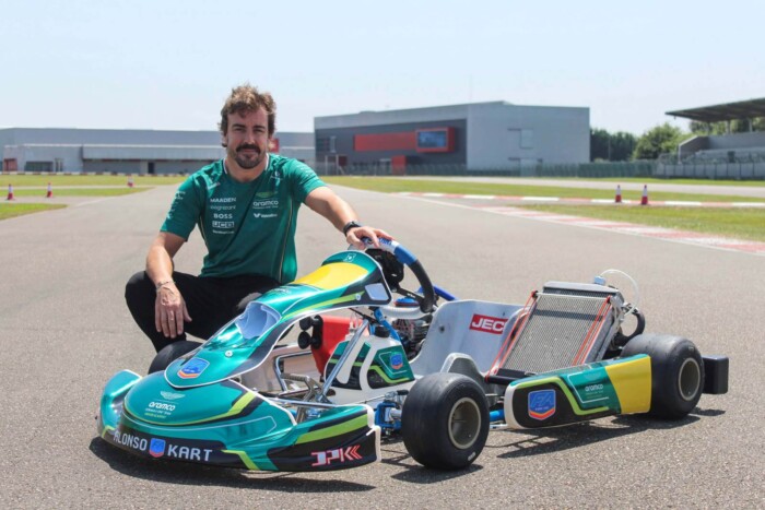 Már keresi Alonso utódját az Aston Martin 1 | Vezess Már keresi Alonso utódját az Aston Martin 1